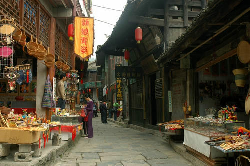 E線(xiàn)：張家界、猛洞河、芙蓉鎮(zhèn)、黃龍洞經(jīng)典四日游（純玩）